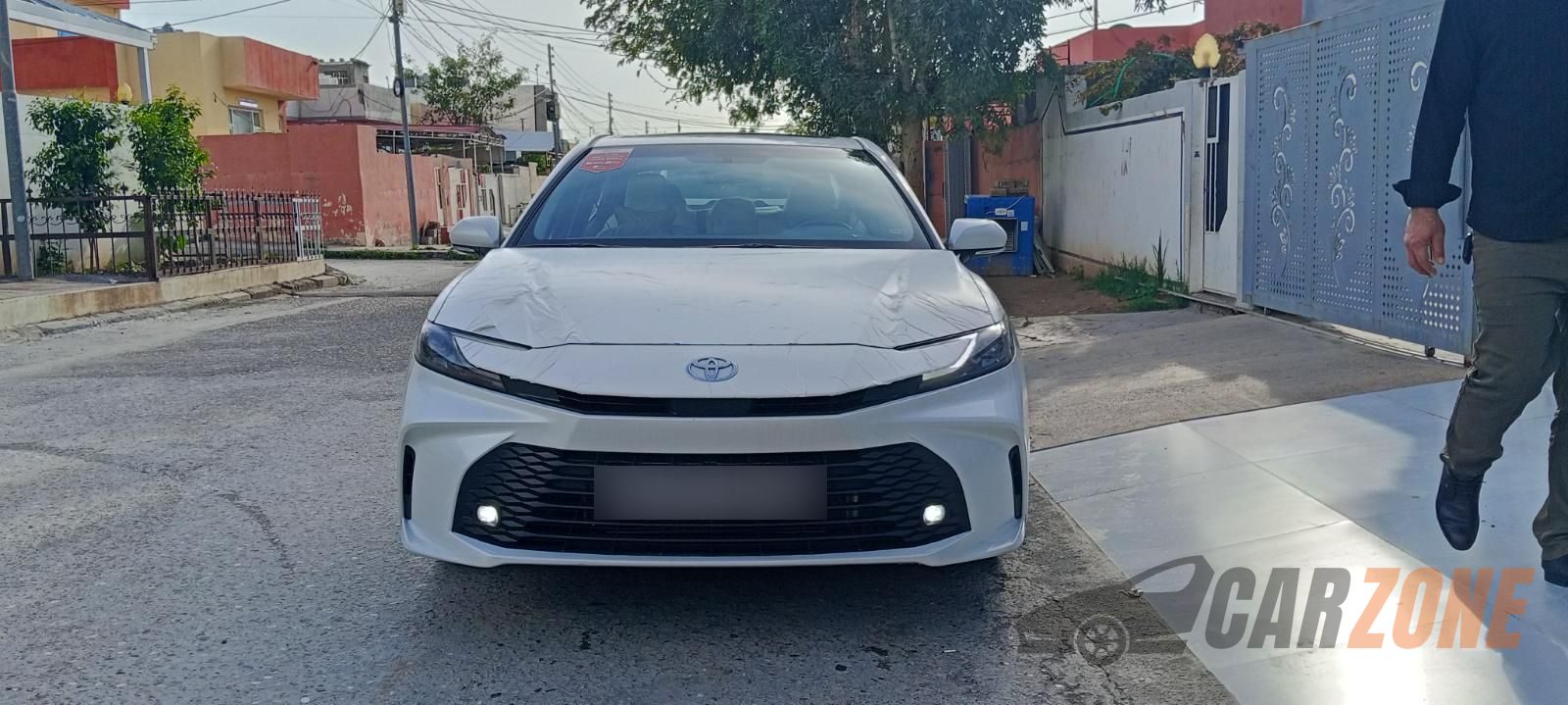 2025 تويوتا كامري إل إي thumbnail 4