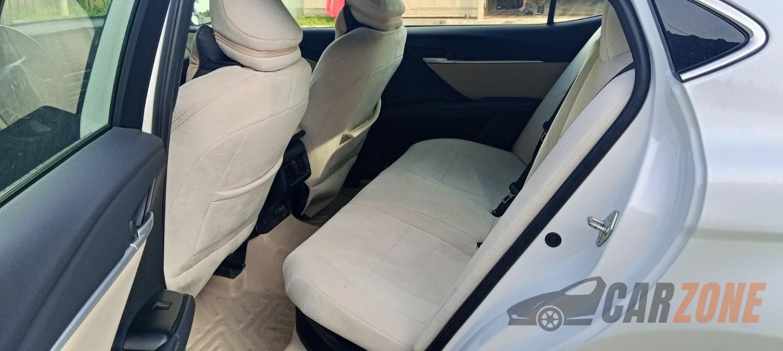 2025 تويوتا كامري إل إي thumbnail 7