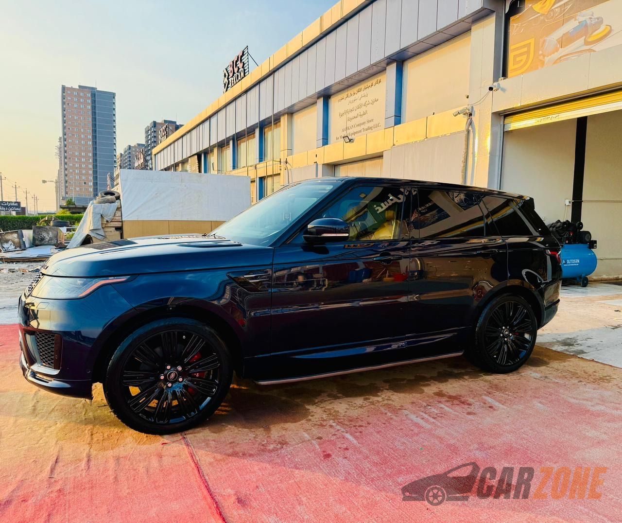 2022 Land Rover Range Rover Sport thumbnail 4