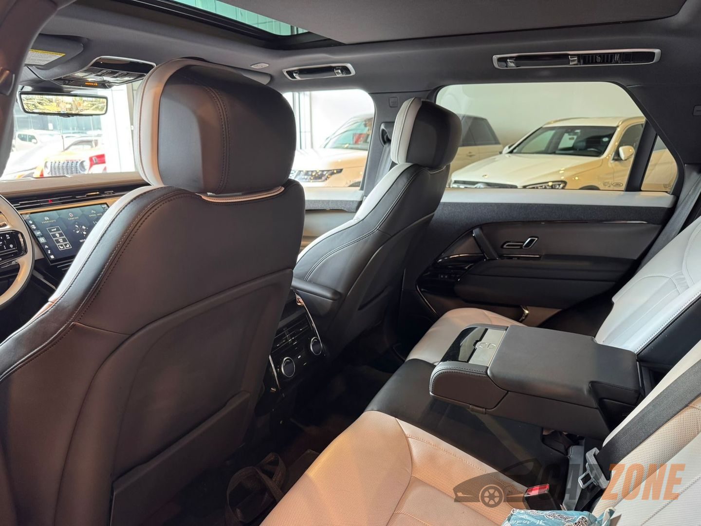 2024 لاند روفر رينج روفر سبورت thumbnail 7