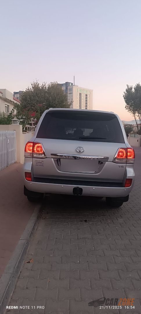 2010 تۆیۆتا لاند کروزەر GXR thumbnail 3