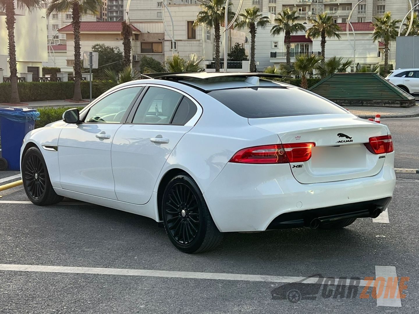 2017 جاگوار ئێکس ئی thumbnail 2