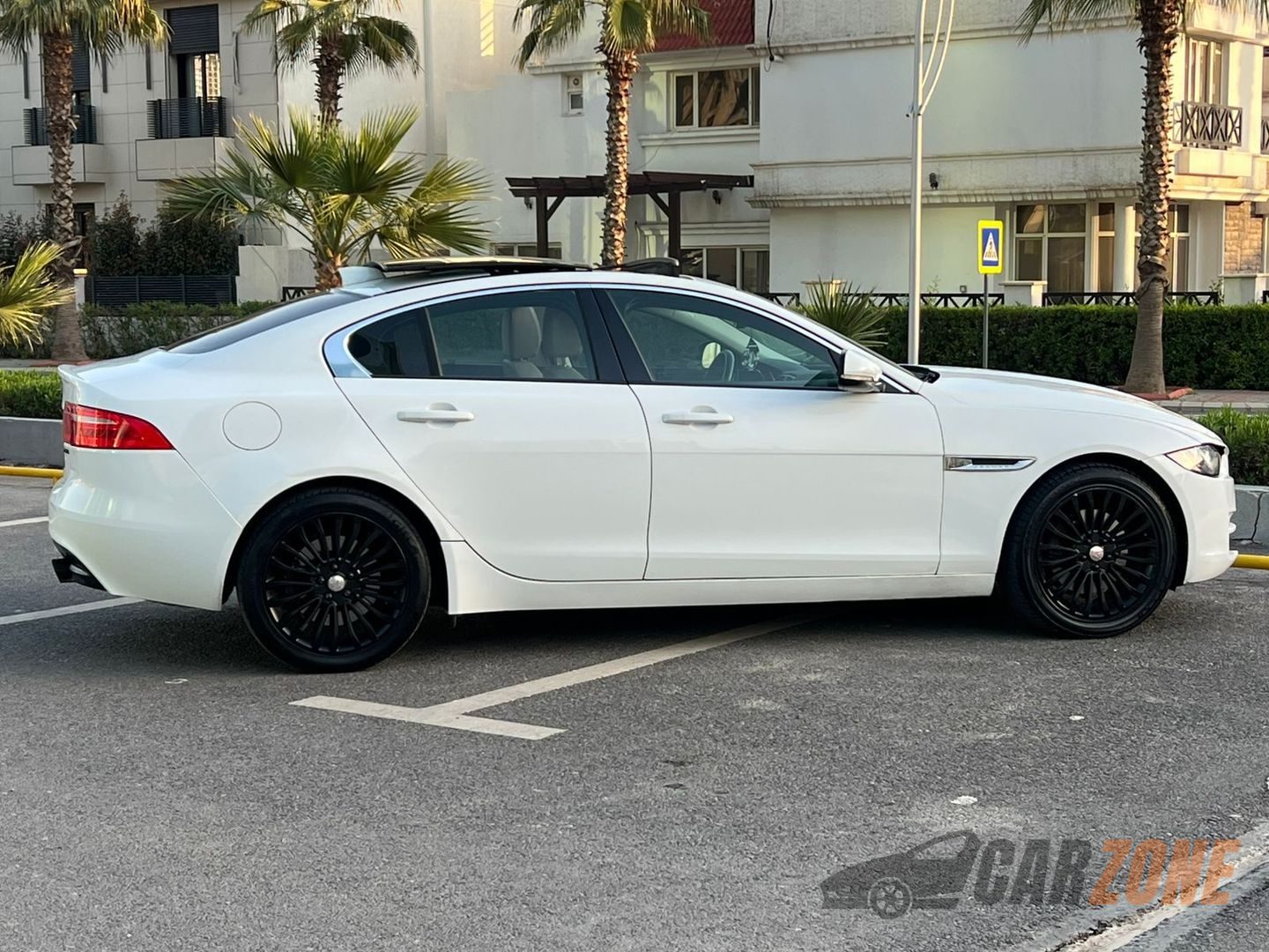 2017 جاگوار ئێکس ئی thumbnail 10