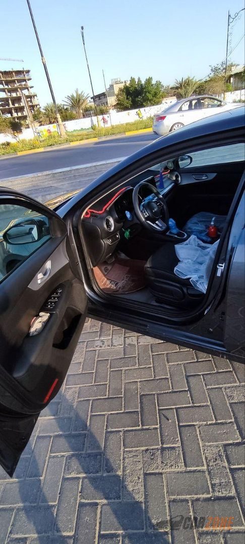 2023 Kia Forte thumbnail 4