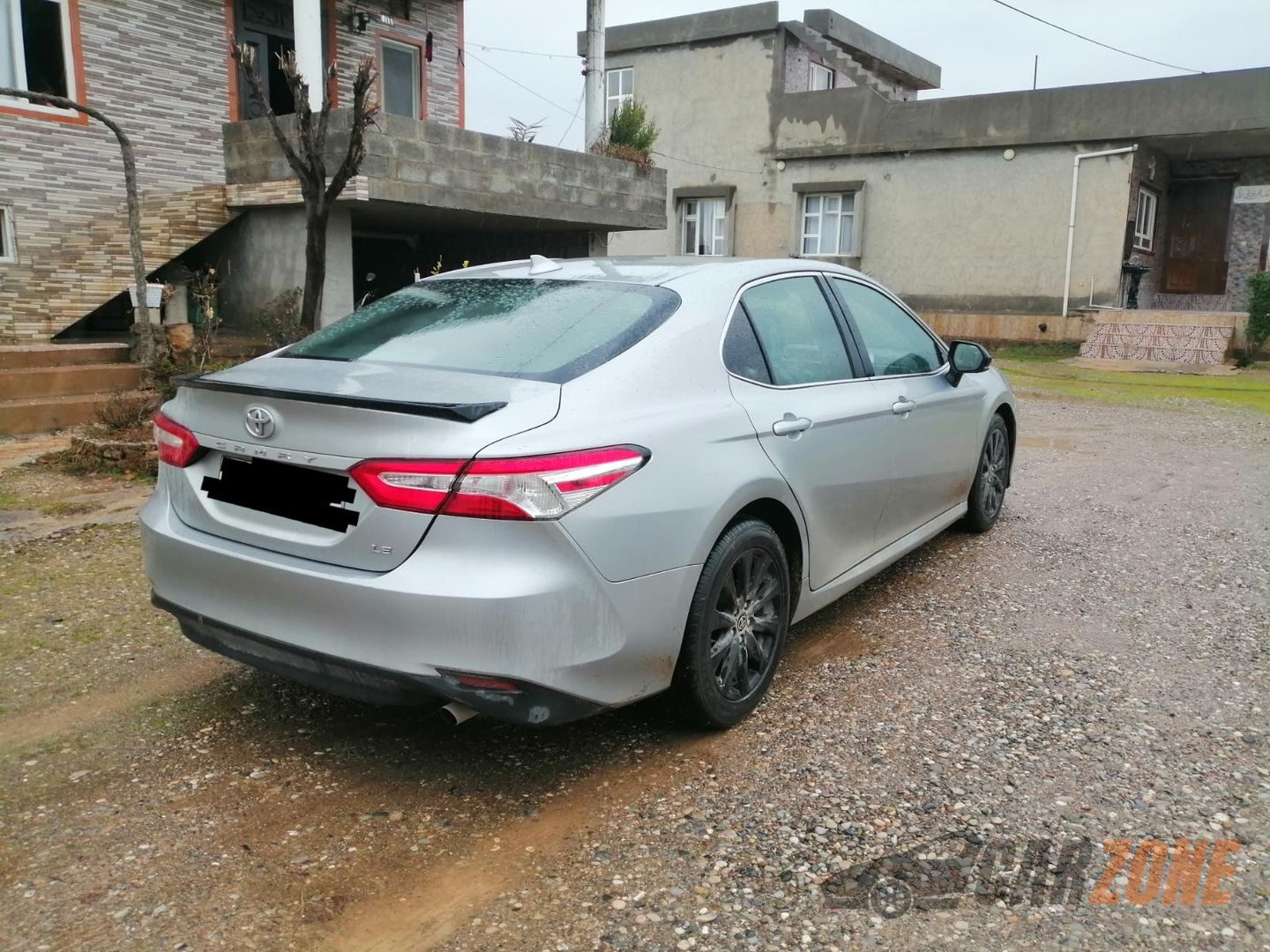 2020 Toyota Camry LE thumbnail 3