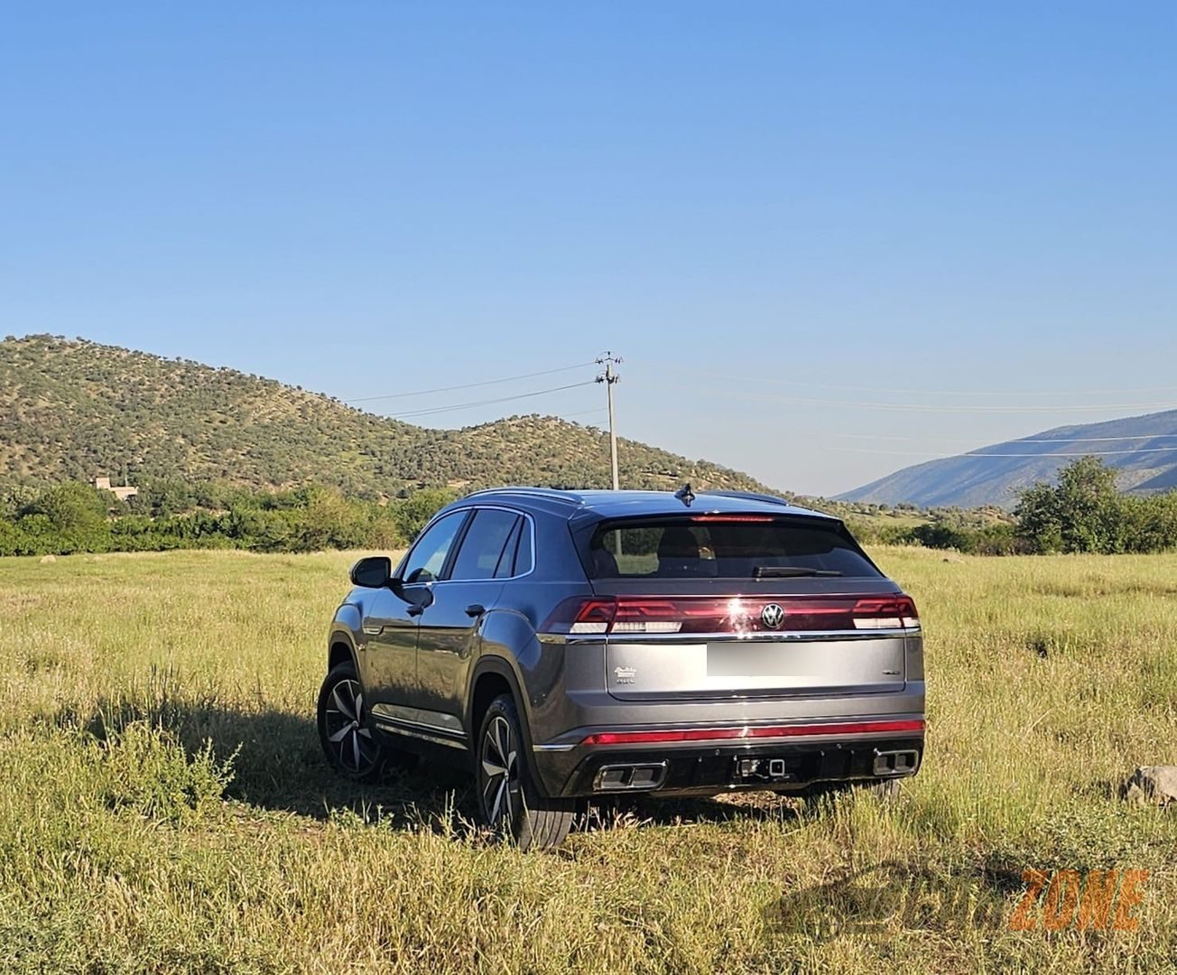 2024 Volkswagen Atlas Cross Sport thumbnail 3