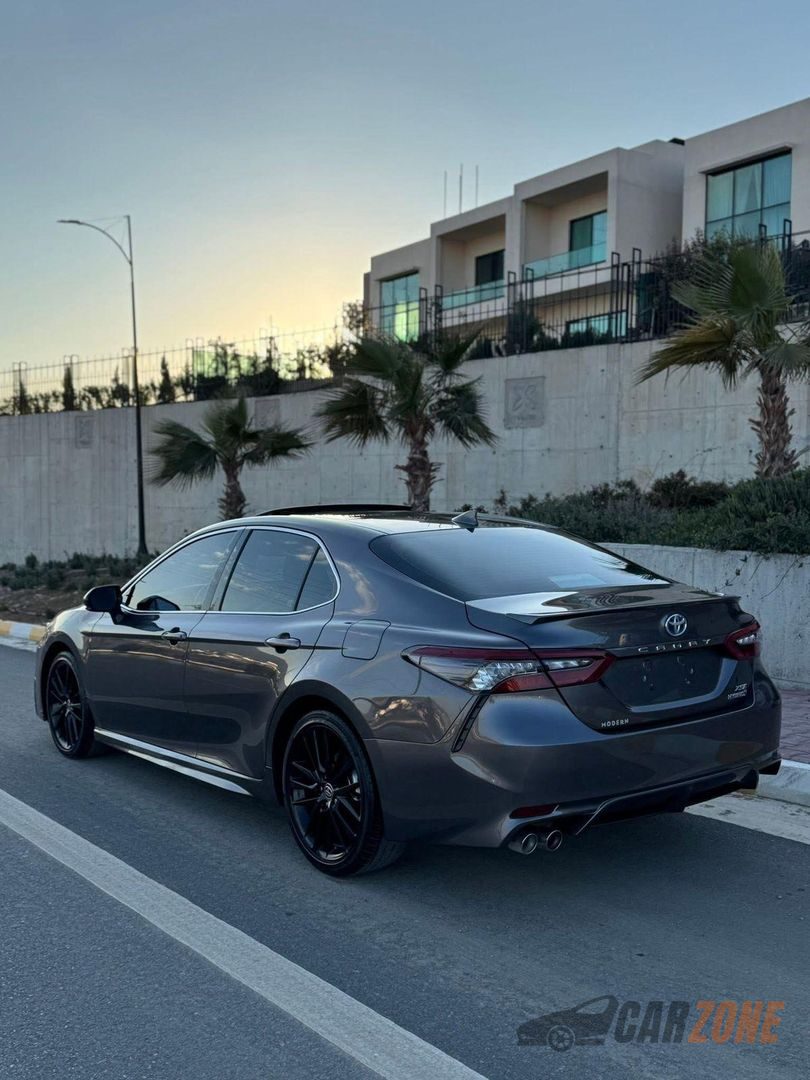 2024 Toyota Camry XSE thumbnail 2