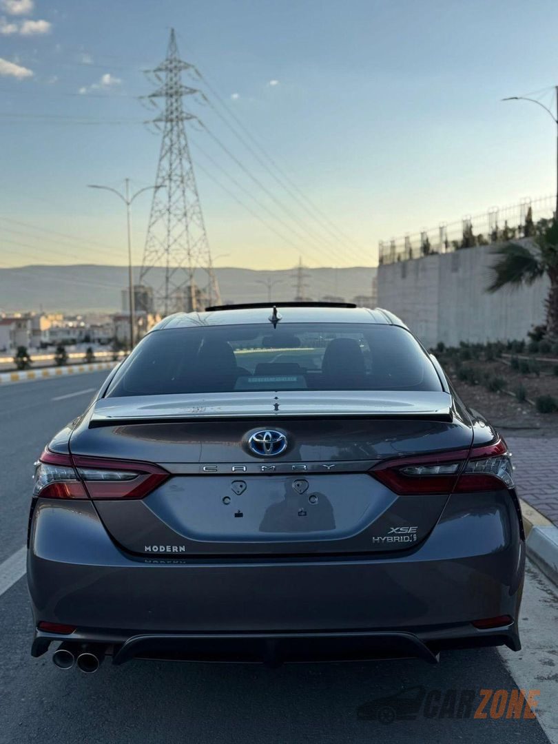 2024 Toyota Camry XSE thumbnail 3
