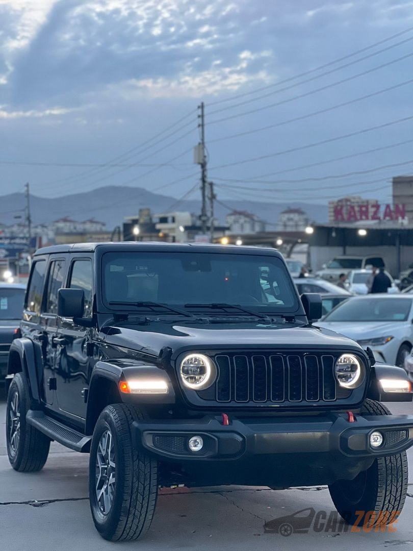 2025 جیپ ڕانگلەر Sahara thumbnail 3