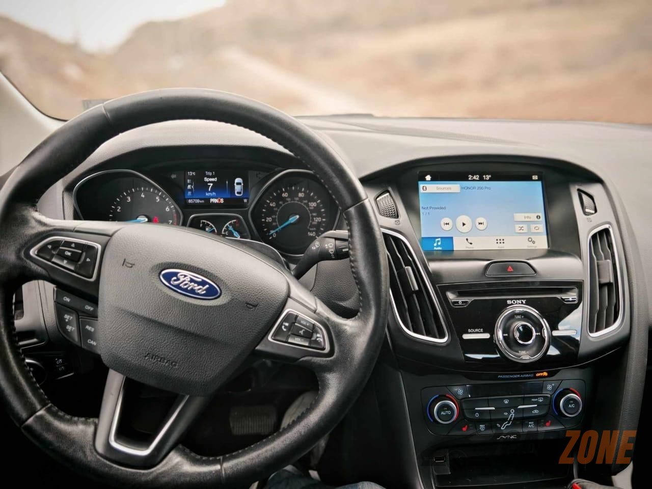 2018 فورد فوكس Base thumbnail 4