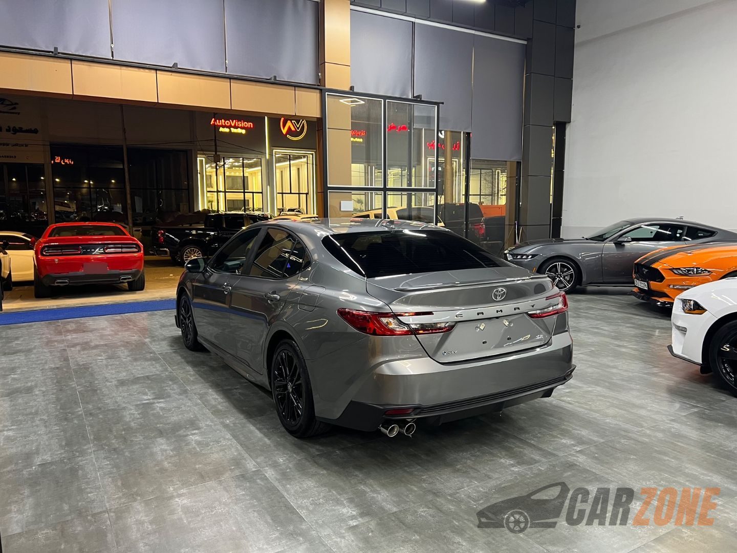 2025 تويوتا كامري إس إي thumbnail 6