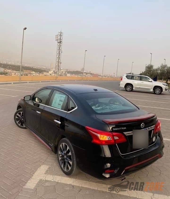 2019 Nissan Sentra SR thumbnail 2