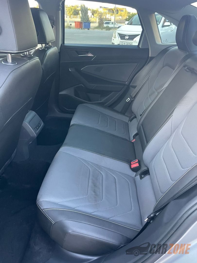 2025 Volkswagen Jetta thumbnail 9