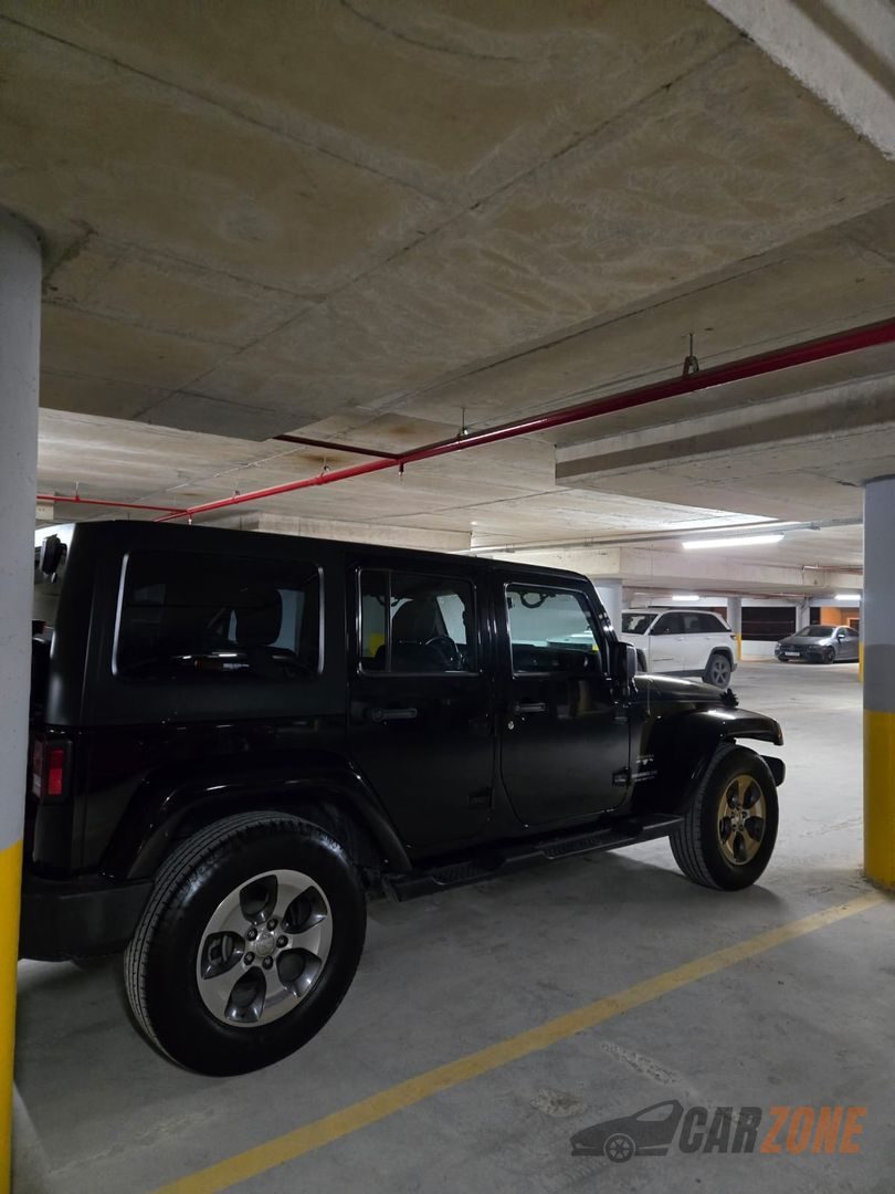 2017 جيب رانجلر Sahara thumbnail 8