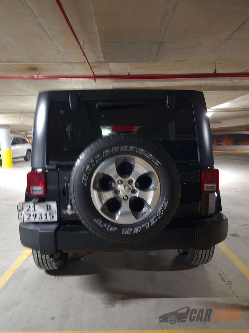 2017 جيب رانجلر Sahara thumbnail 10