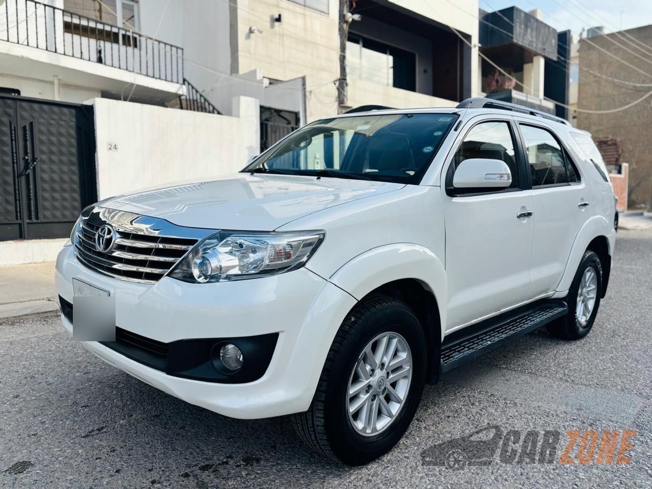 2014 تويوتا فورتشنر thumbnail 3