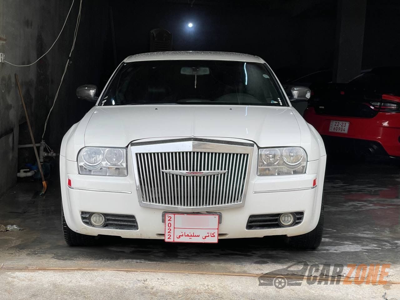 2010 Chrysler 300 thumbnail 3