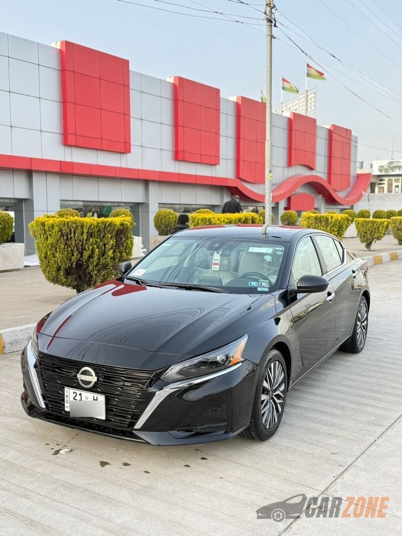 2025 Nissan Altima SV thumbnail 3