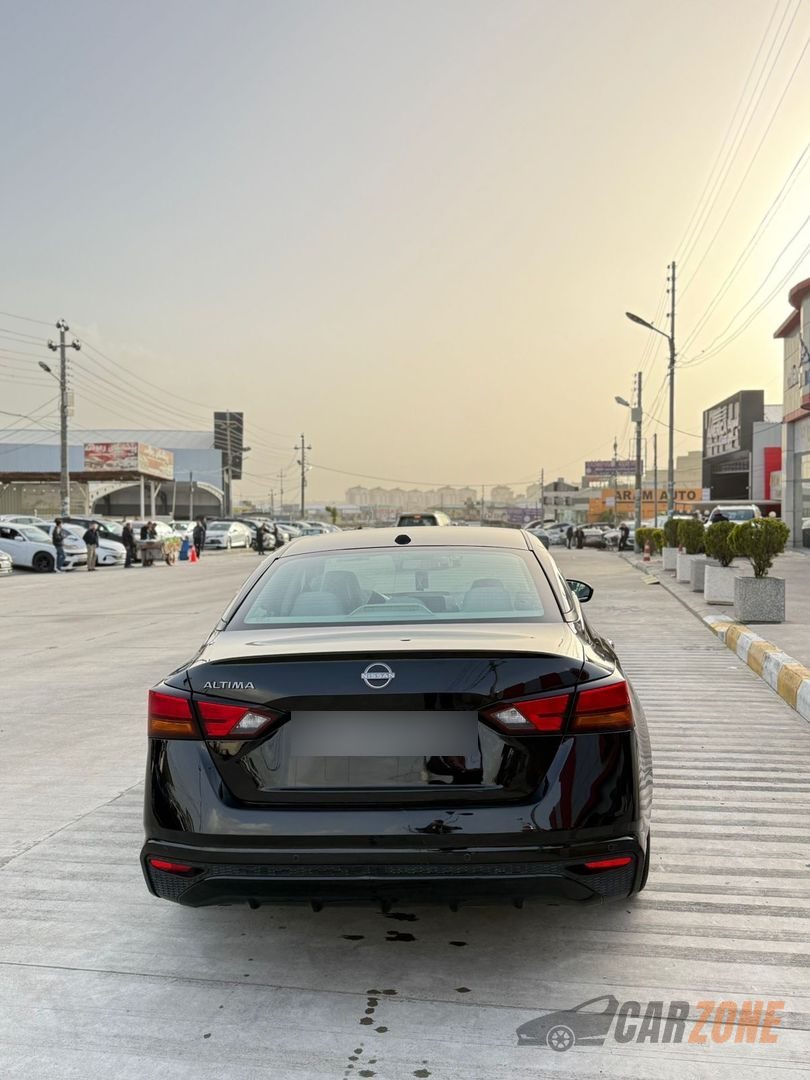 2025 Nissan Altima SV thumbnail 4