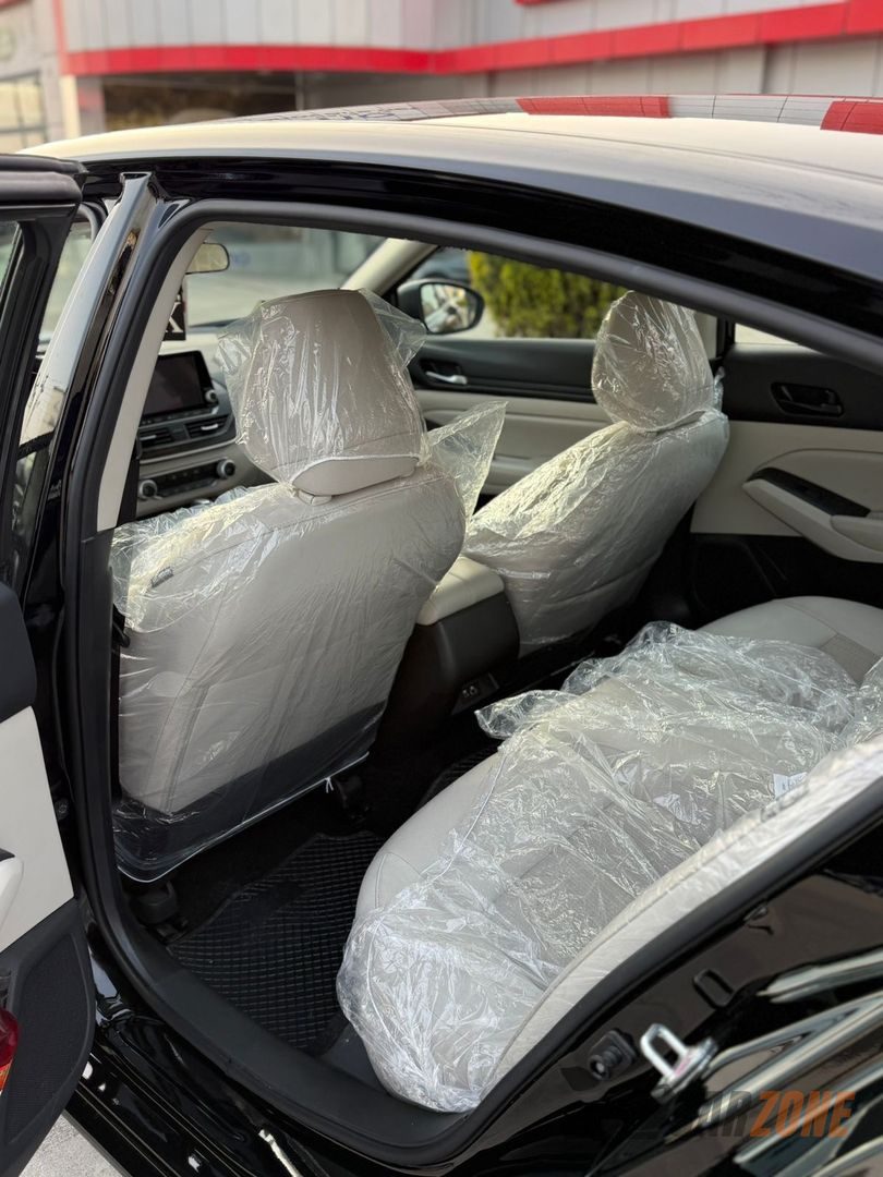 2025 Nissan Altima SV thumbnail 7