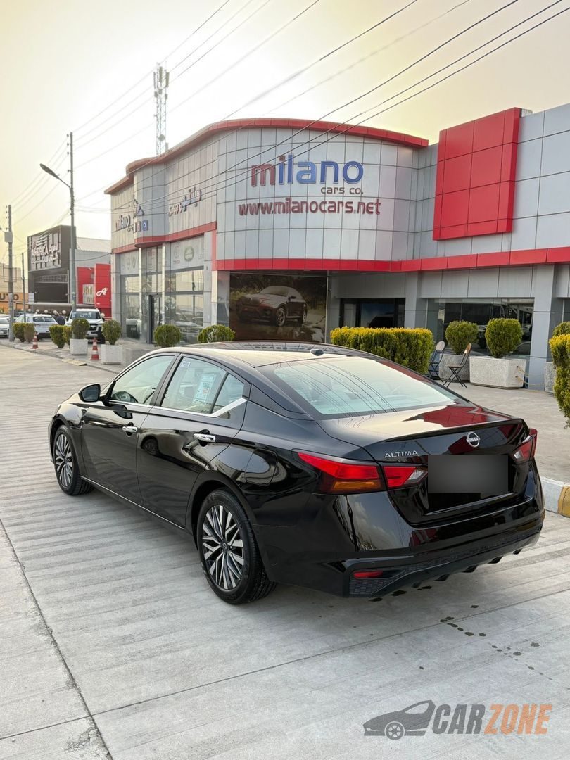 2025 Nissan Altima SV thumbnail 8