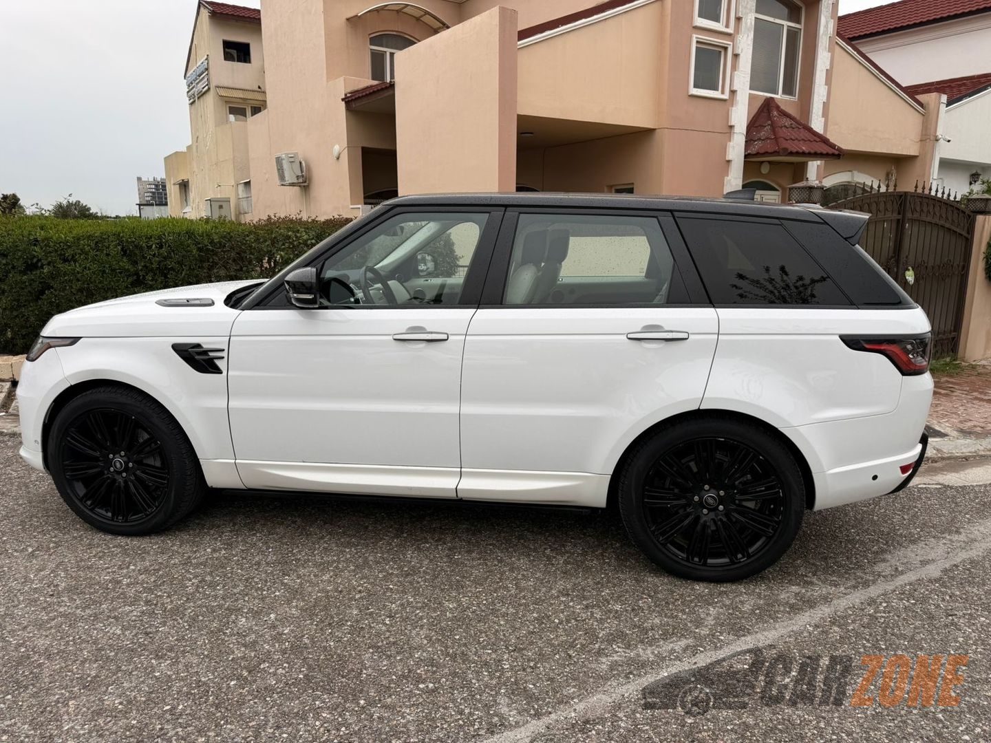 2022 لاند رۆڤەر ڕەینج ڕۆڤەر سپۆرت thumbnail 3