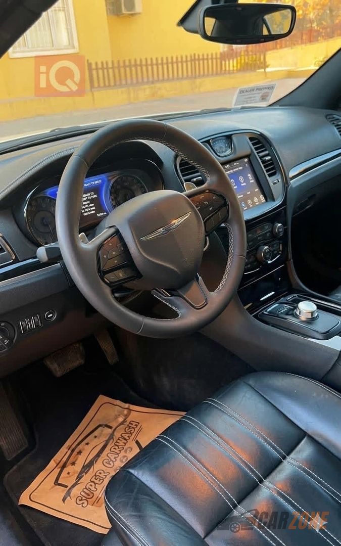 2023 کرایسلەر 300 S thumbnail 6