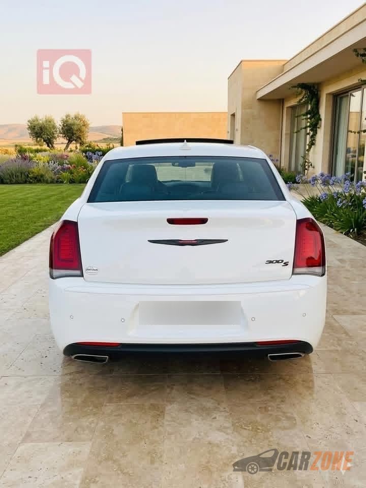 2023 کرایسلەر 300 S thumbnail 4