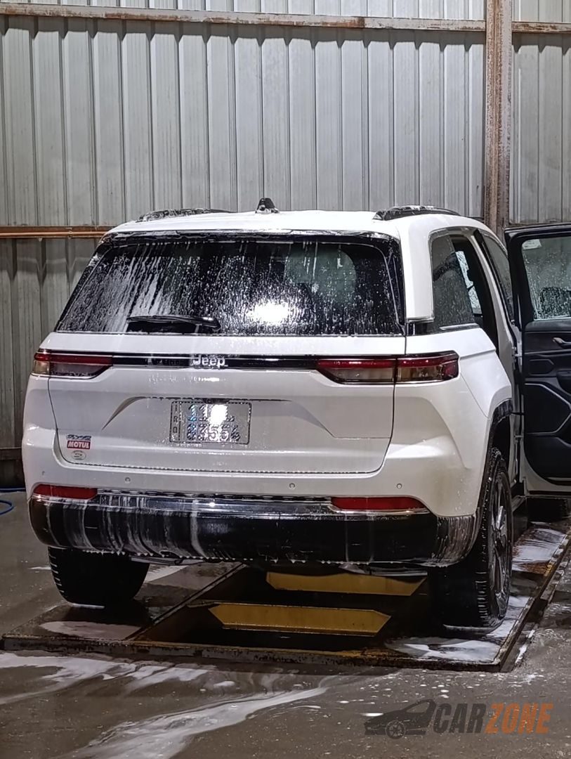 2024 جيب جراند شيروكي Limited thumbnail 4