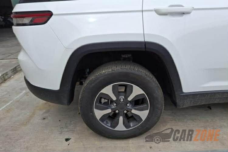 2024 جيب جراند شيروكي Limited thumbnail 8