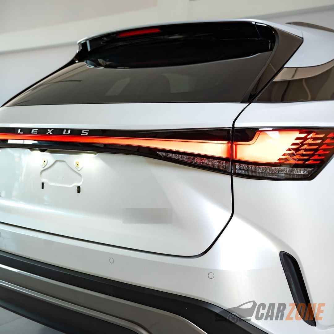 2023 لكزس آر إكس thumbnail 9