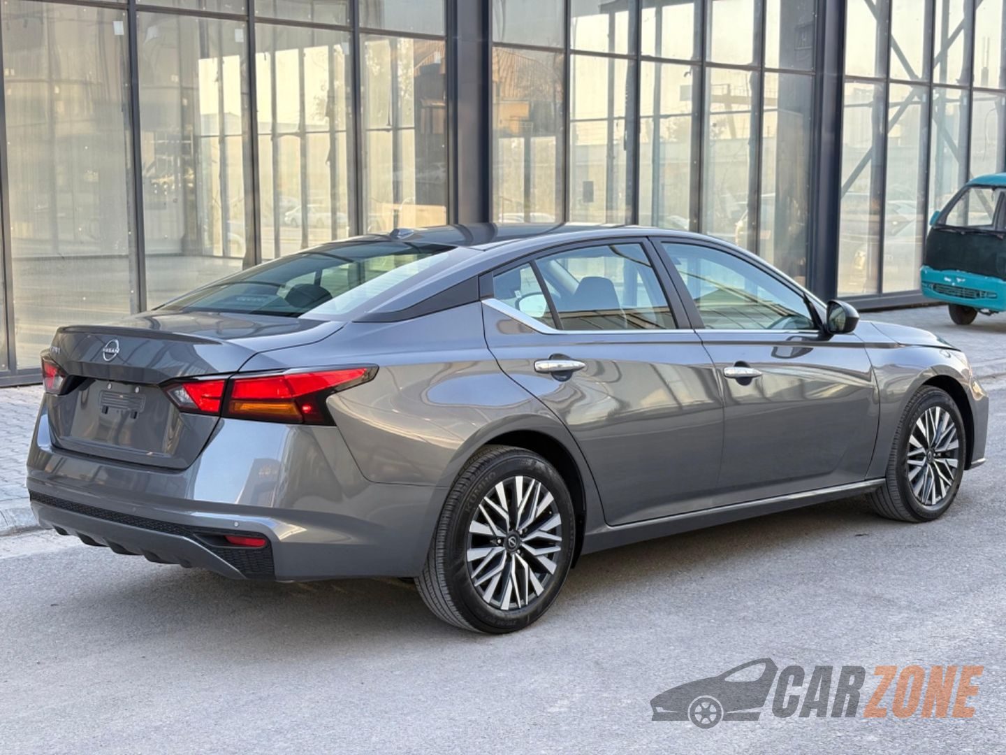 2025 نیسان ئالتیما SV thumbnail 5