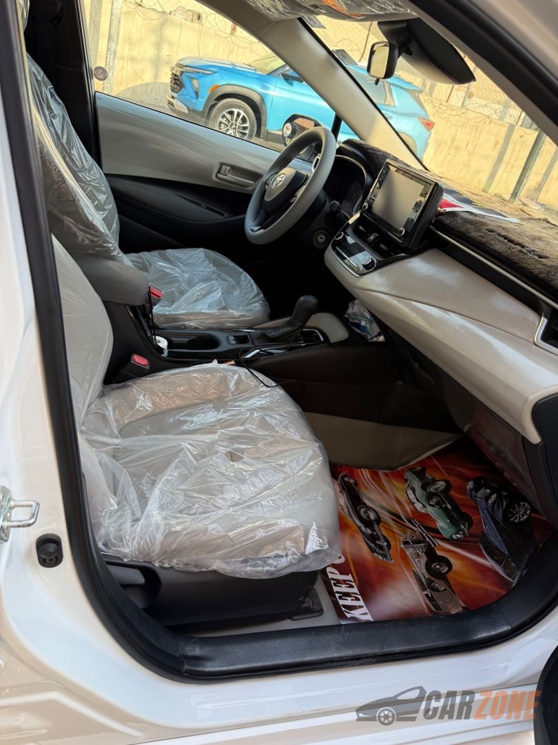 2022 تويوتا كورولا LE thumbnail 7