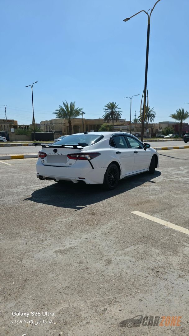 2022 تويوتا كامري SE — صورة 2