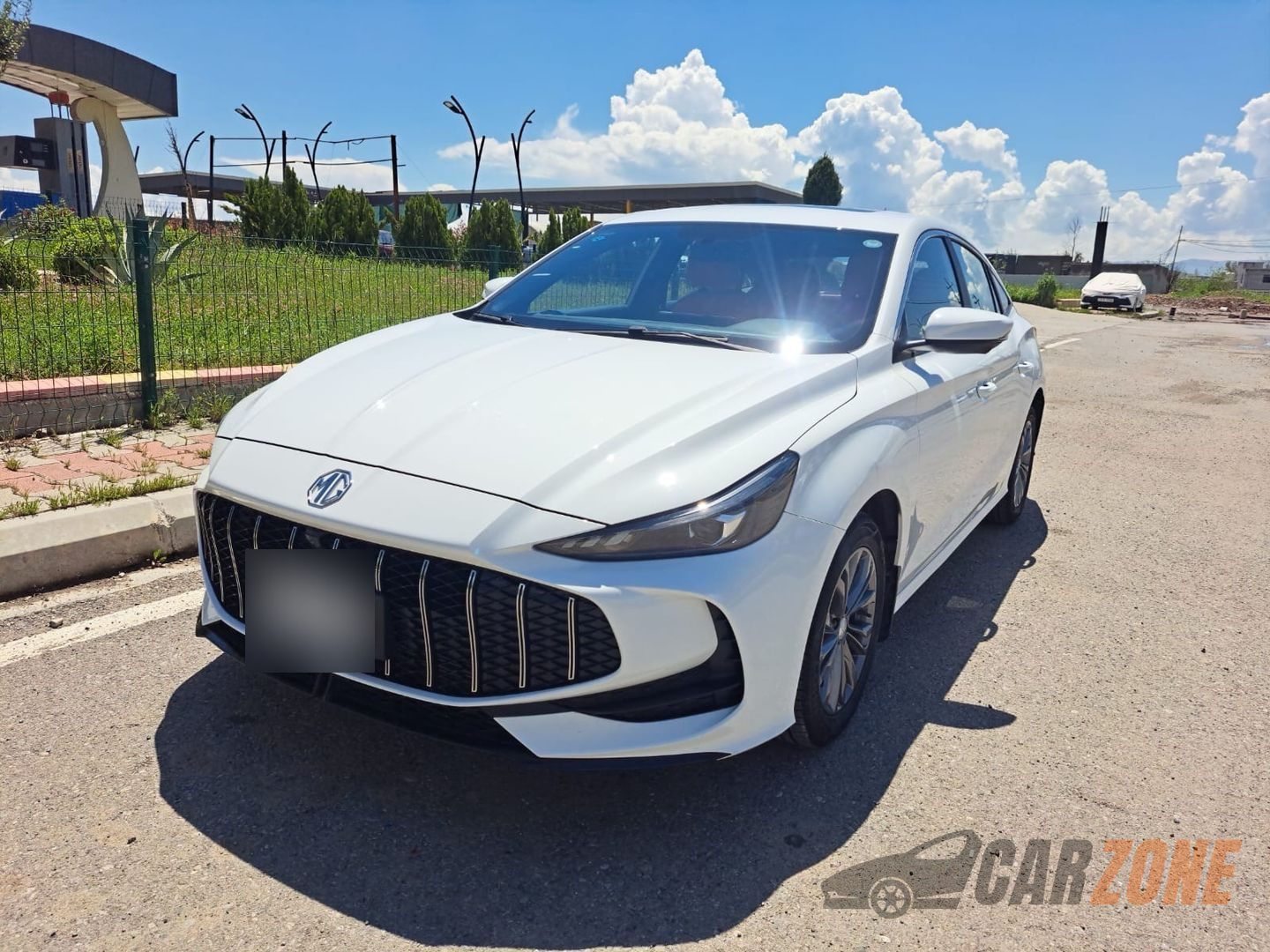 2025 MG MG GT ستاندرد