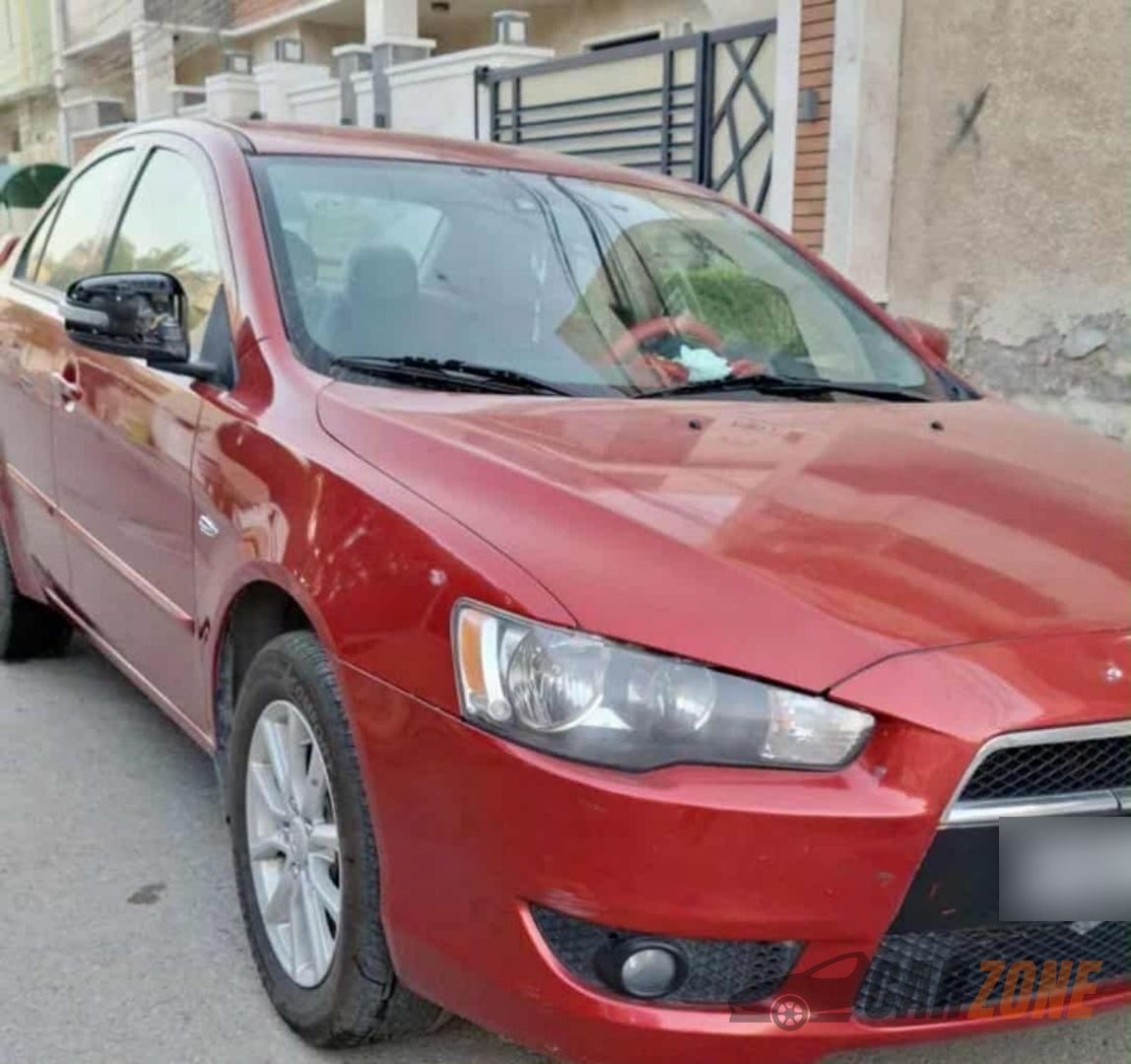 2015 ميتسوبيشي لانسر