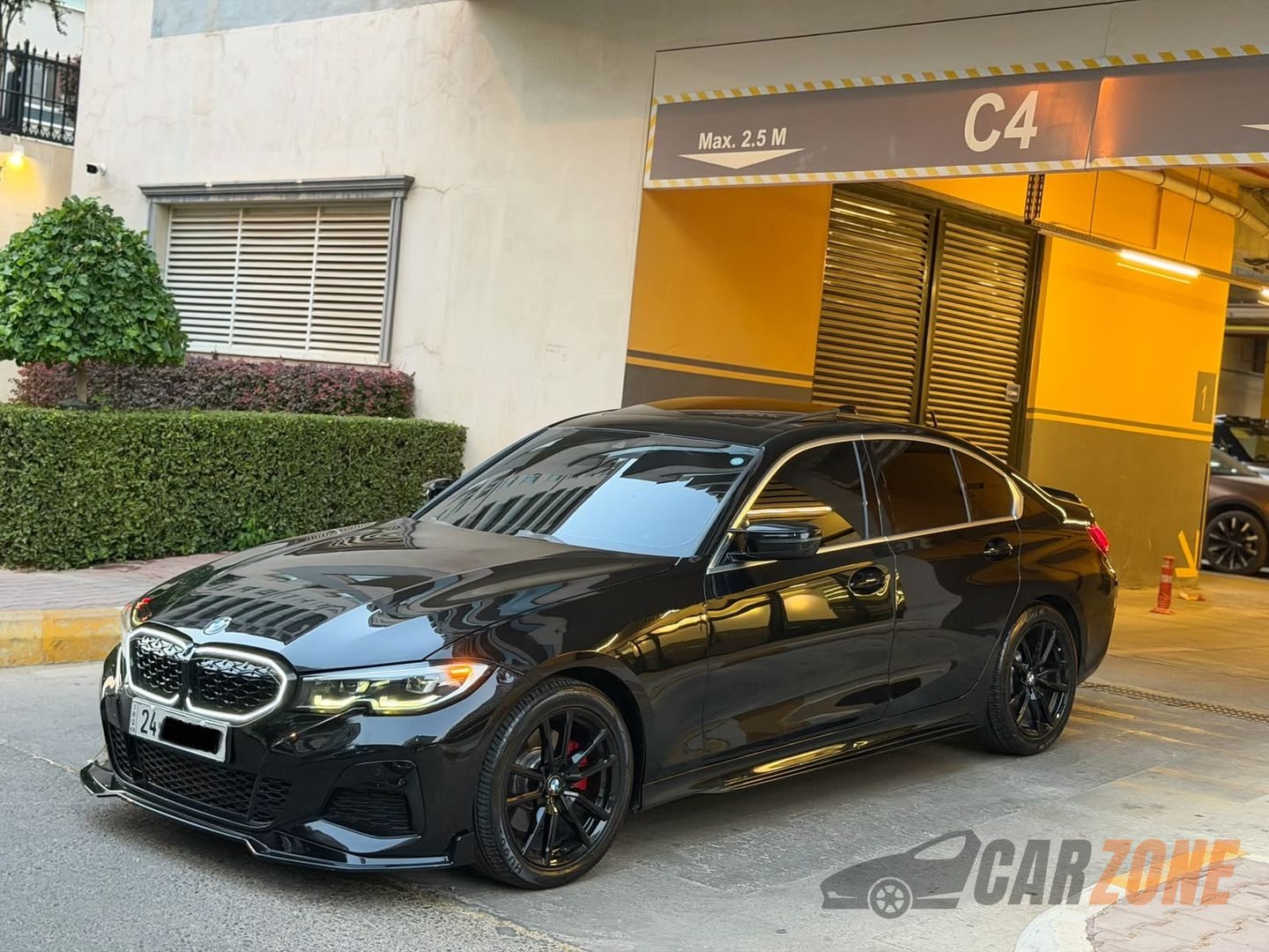 2020 BMW الفئة الثالثة 330i — صورة 3