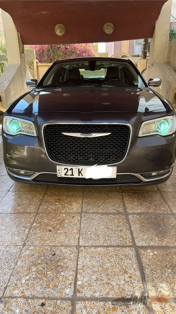 كرايسلر 300 2019
