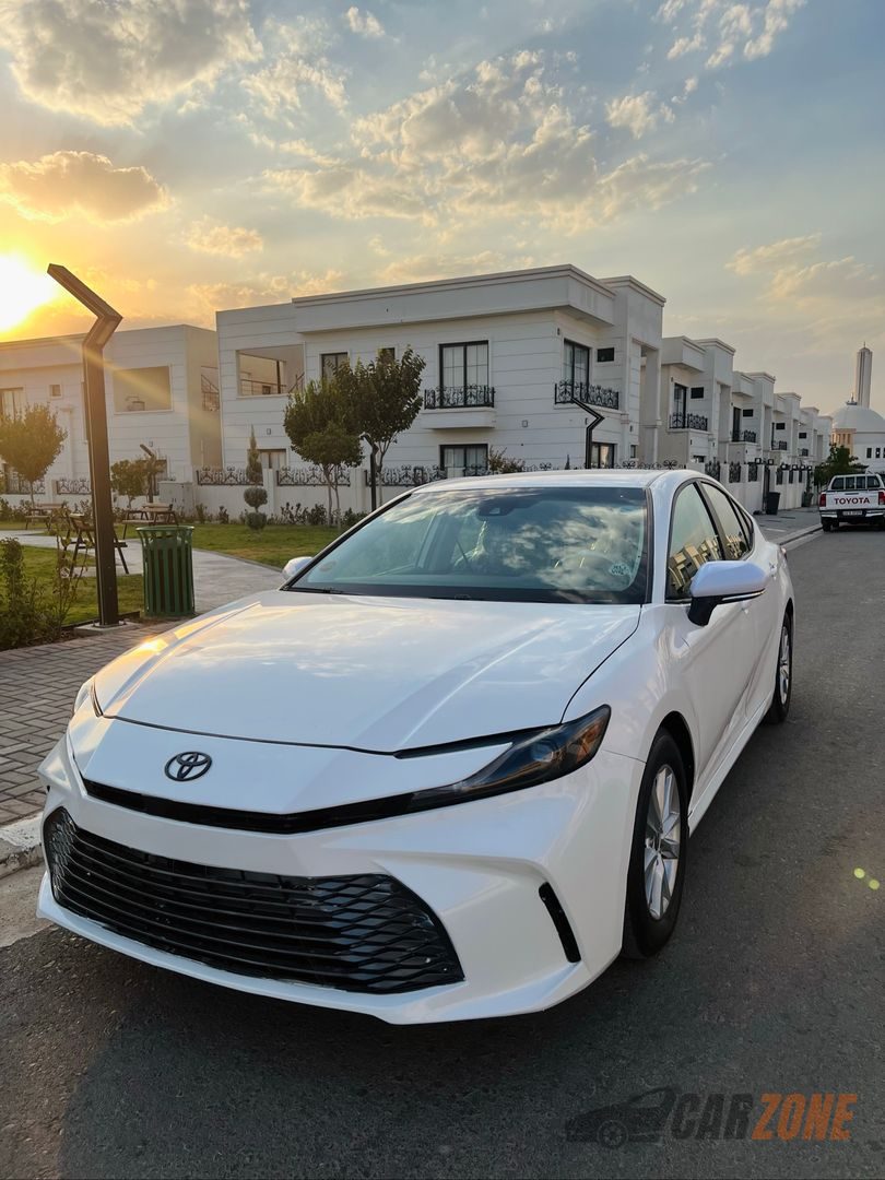 2025 تويوتا كامري Hybrid LE
