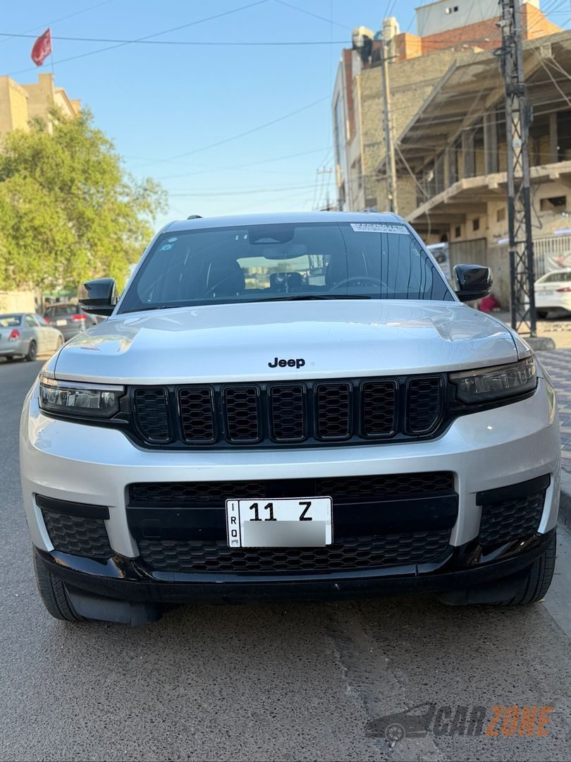 2024 جيب غراند تشيروكي Black Top