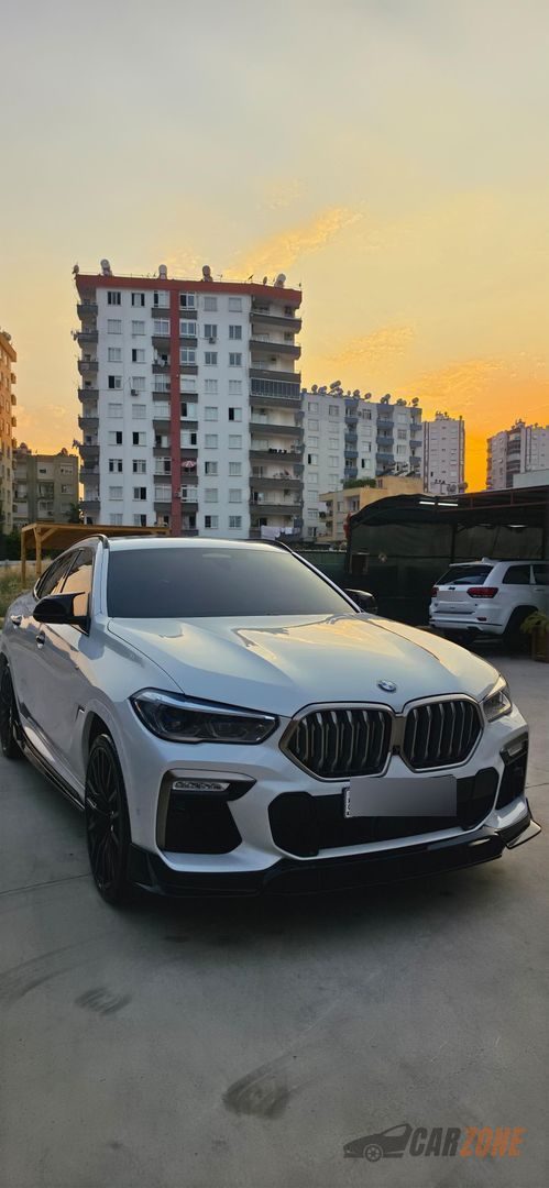 2021 BMW X6 M50i
