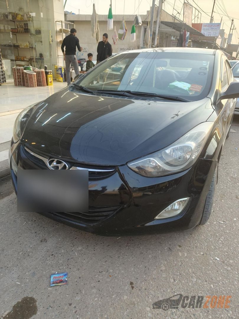 2012 هيونداي إلنترا S