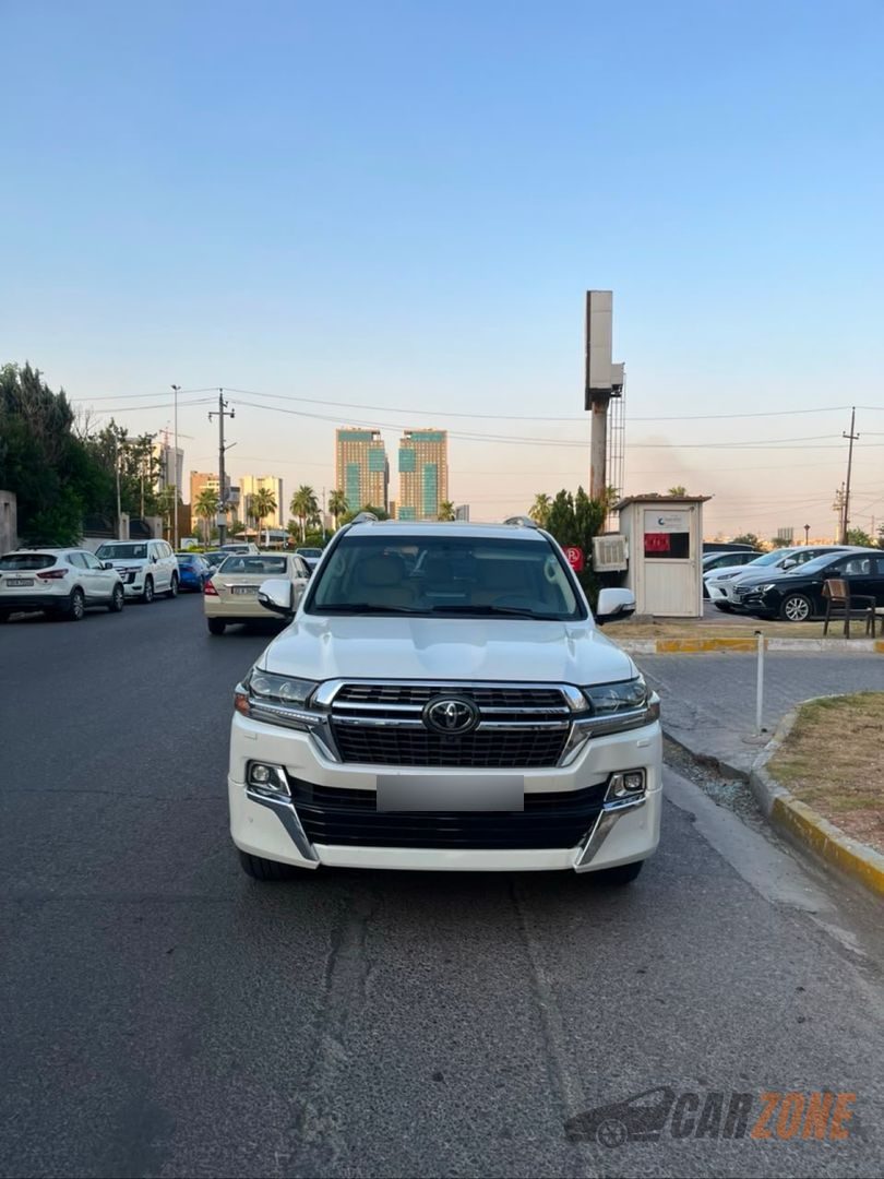2017 تويوتا لاندكروزر VXR