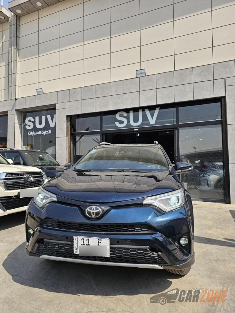 2018 تويوتا RAV4 SE